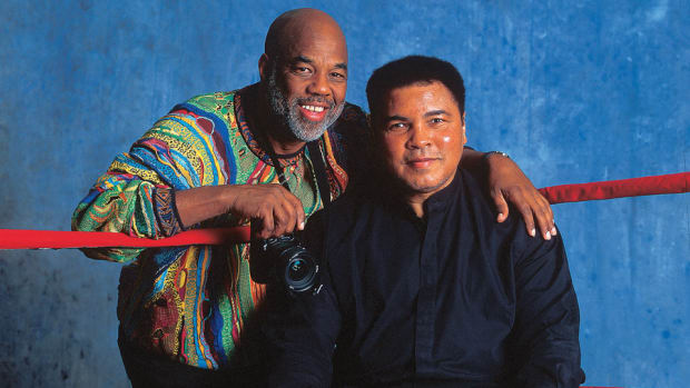 Muhammad-Ali-Howard-Bingham-Frank-DeFord.jpg